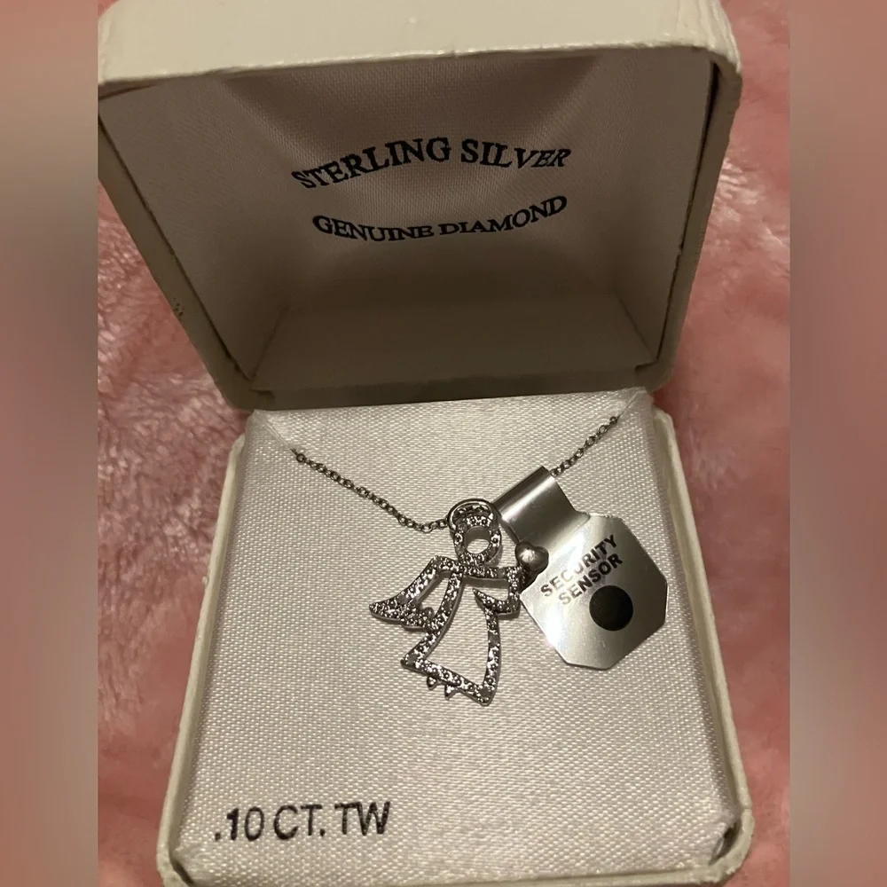 Sterling silver angel necklace - Picture 1 of 5